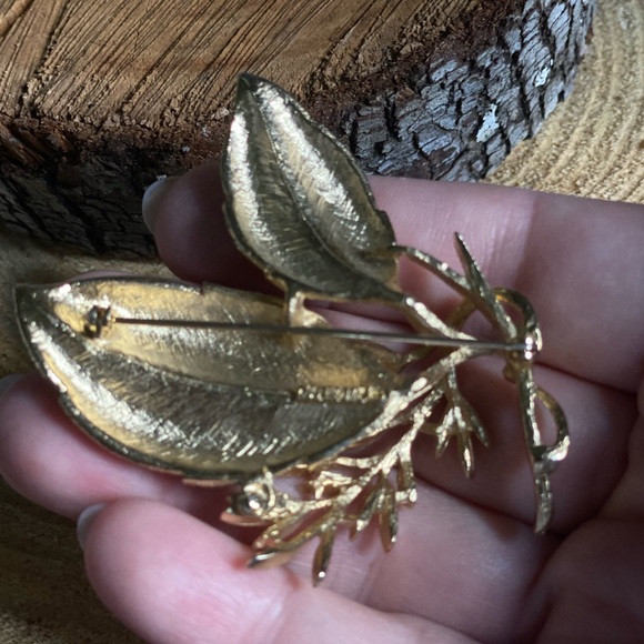 VTG Sarah Coventry Sea Whispers Brushed
Gold Leaf Branch Brooch Pin - Picture 2 of 4